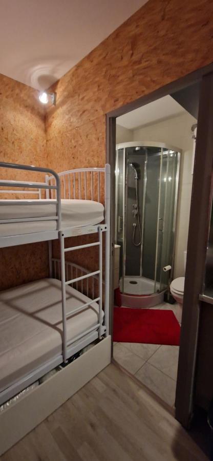 Le Chaleureux Cocon Rouge Apartment Ustou Ngoại thất bức ảnh